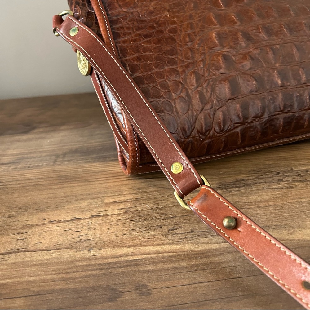 BRAHMIN croc embossed leather crossbody
vintage, heritage, designer, 90s, Y2K - Picture 7 of 16